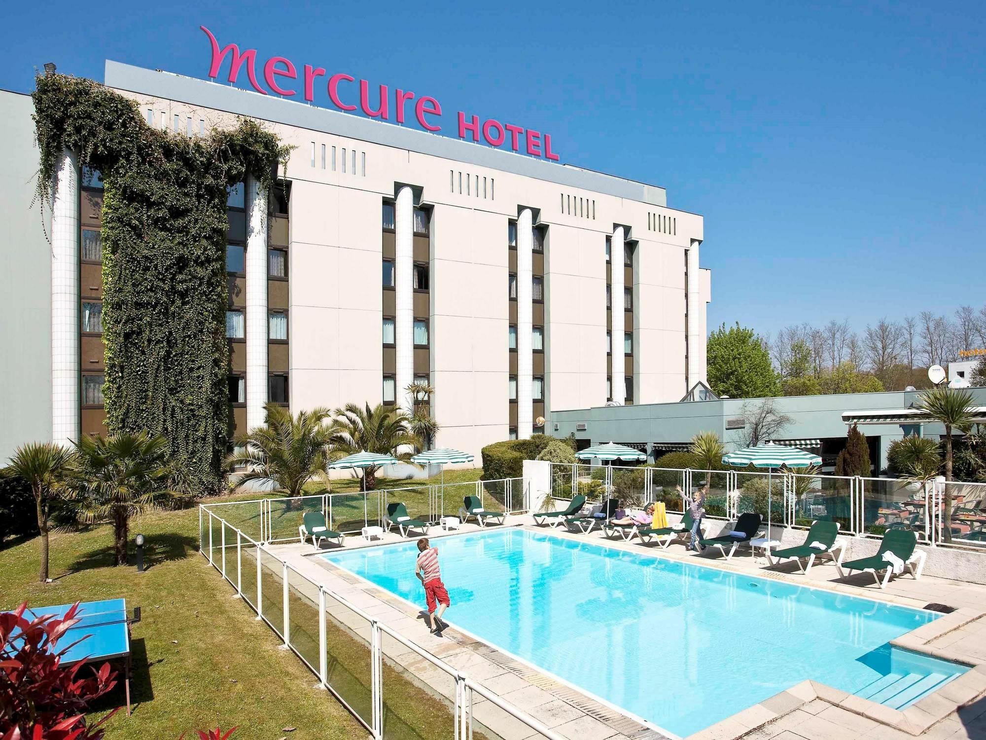 Mercure Pau Palais Des Sports Eksteriør billede