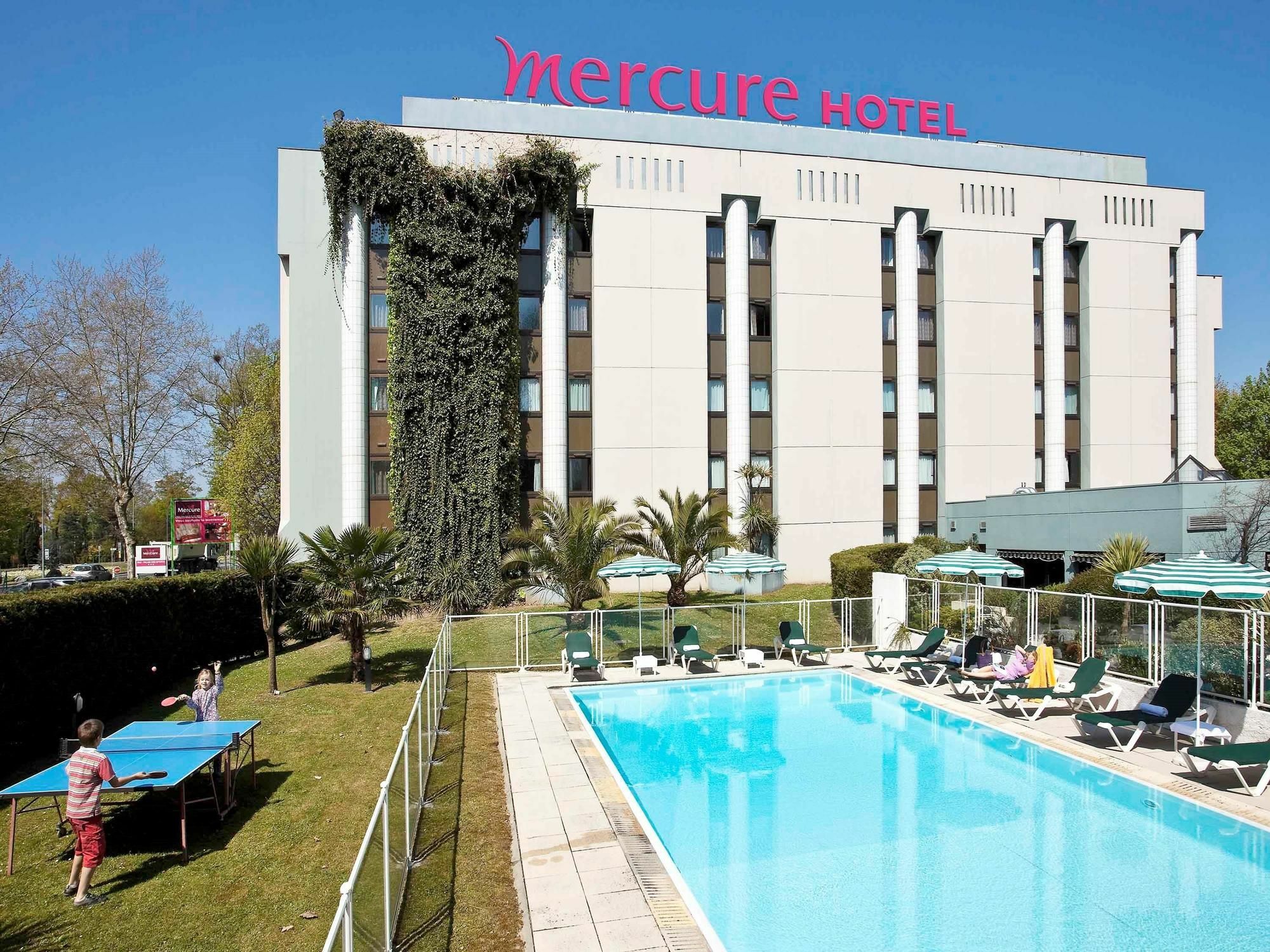 Mercure Pau Palais Des Sports Eksteriør billede