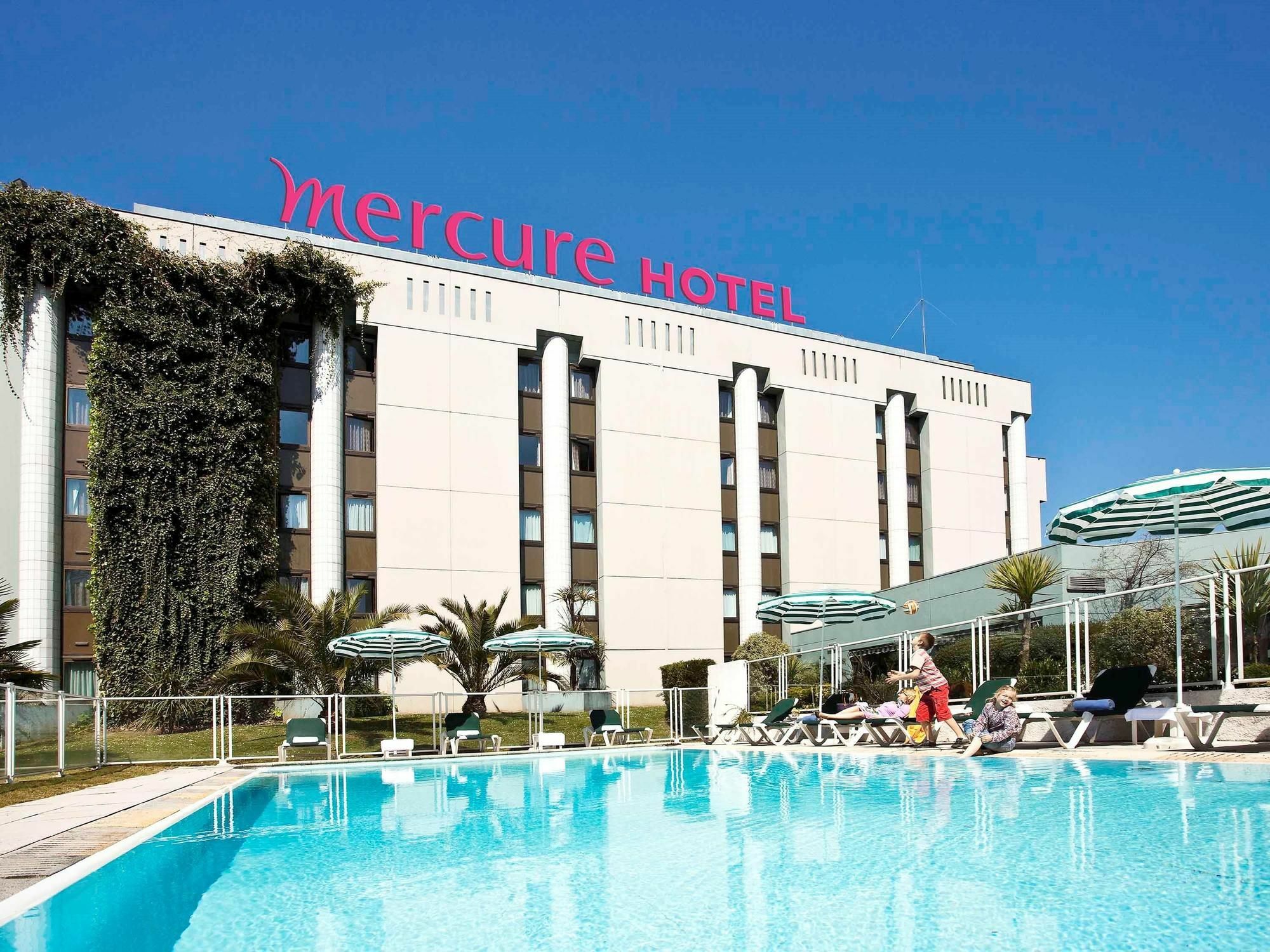 Mercure Pau Palais Des Sports Eksteriør billede